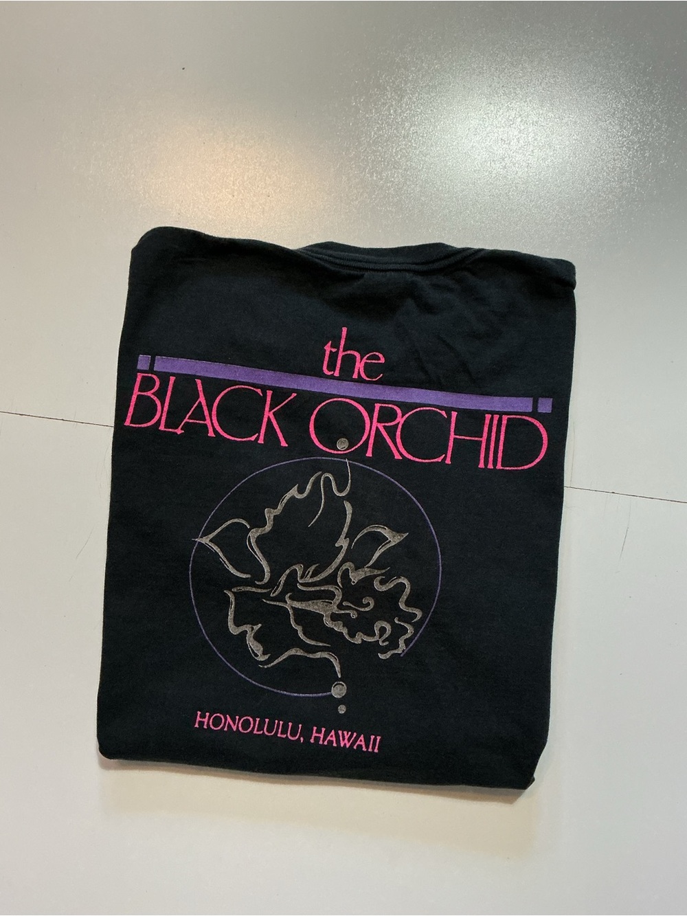 Vintage 90s Jerzees The Black Orchid
Honolulu Hawaii Made In USA Graphic T-Shirt